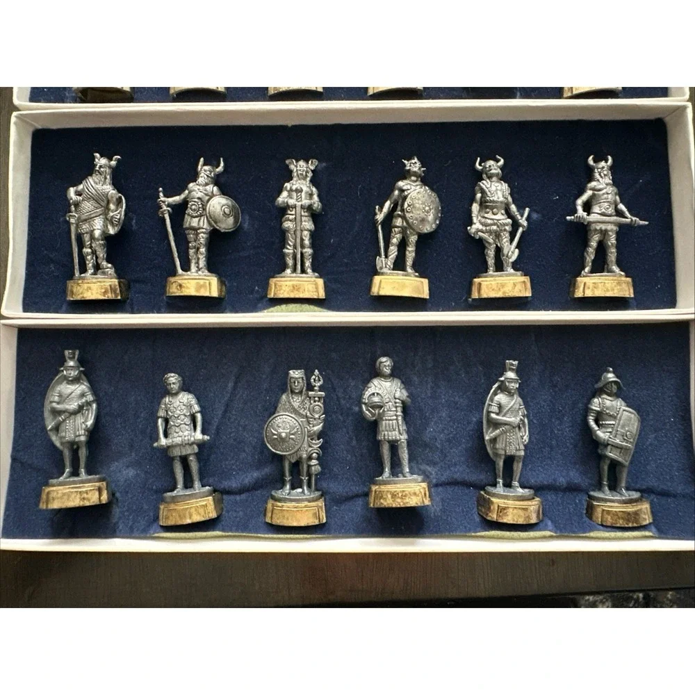 METAL FIGURINES SET Viking SOLDIERS IRON SOCLES VINTAGE DIORAMA DISPLAY BOX Lot3